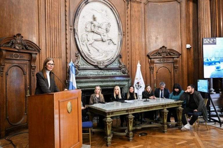 Avanza el proyecto para que la calle California pase a llamarse “José Luis Cabezas”